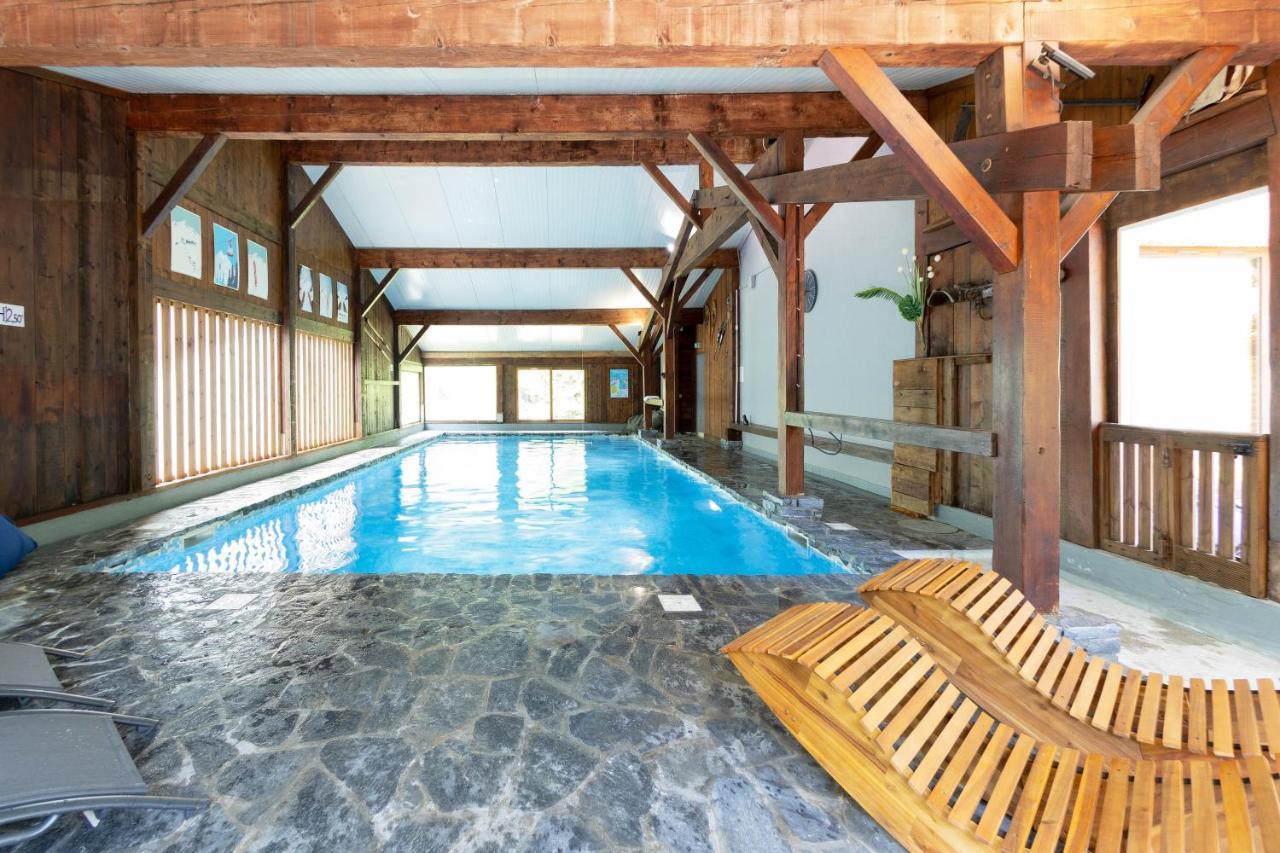 Fontaine Du Mont Blanc & Hotel Les Houches
